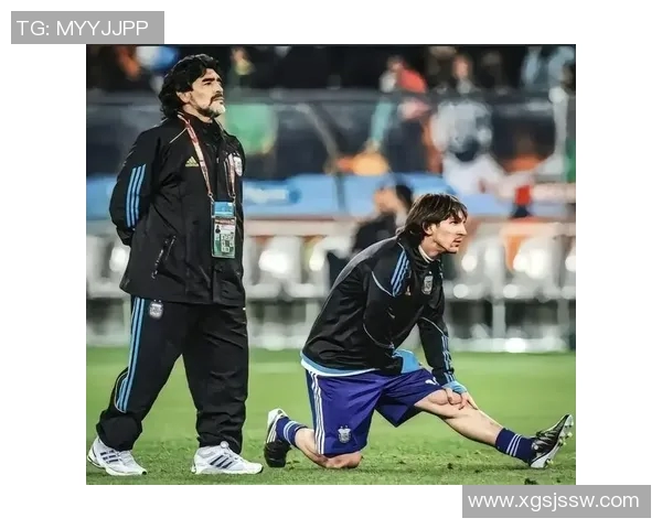 模仿足球球星搞笑表演挑战,谁能最像C罗梅西惹笑全场